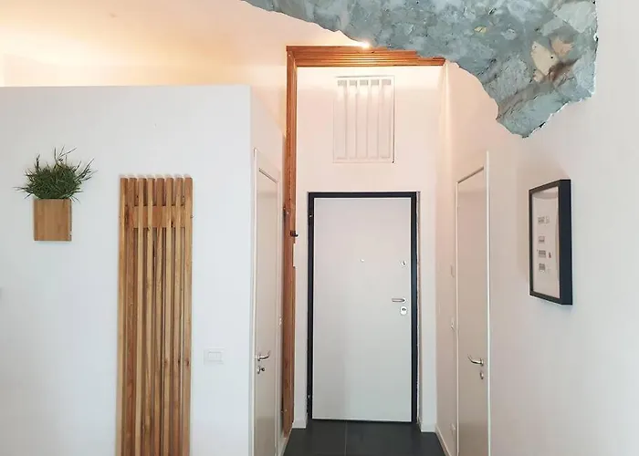 L\'Arco Trieste Studio Living 2